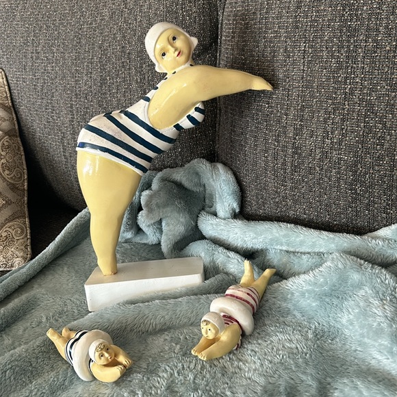 Hand Painted Coastal Beach House Decor of Vintage Bathing Beauties - Picture 2 of 9